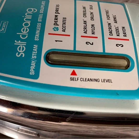 Vintage Electric Iron with Aqua Cord - Picture 8 of 13